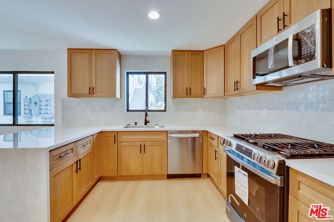 926 N Spaulding Ave – photo 5