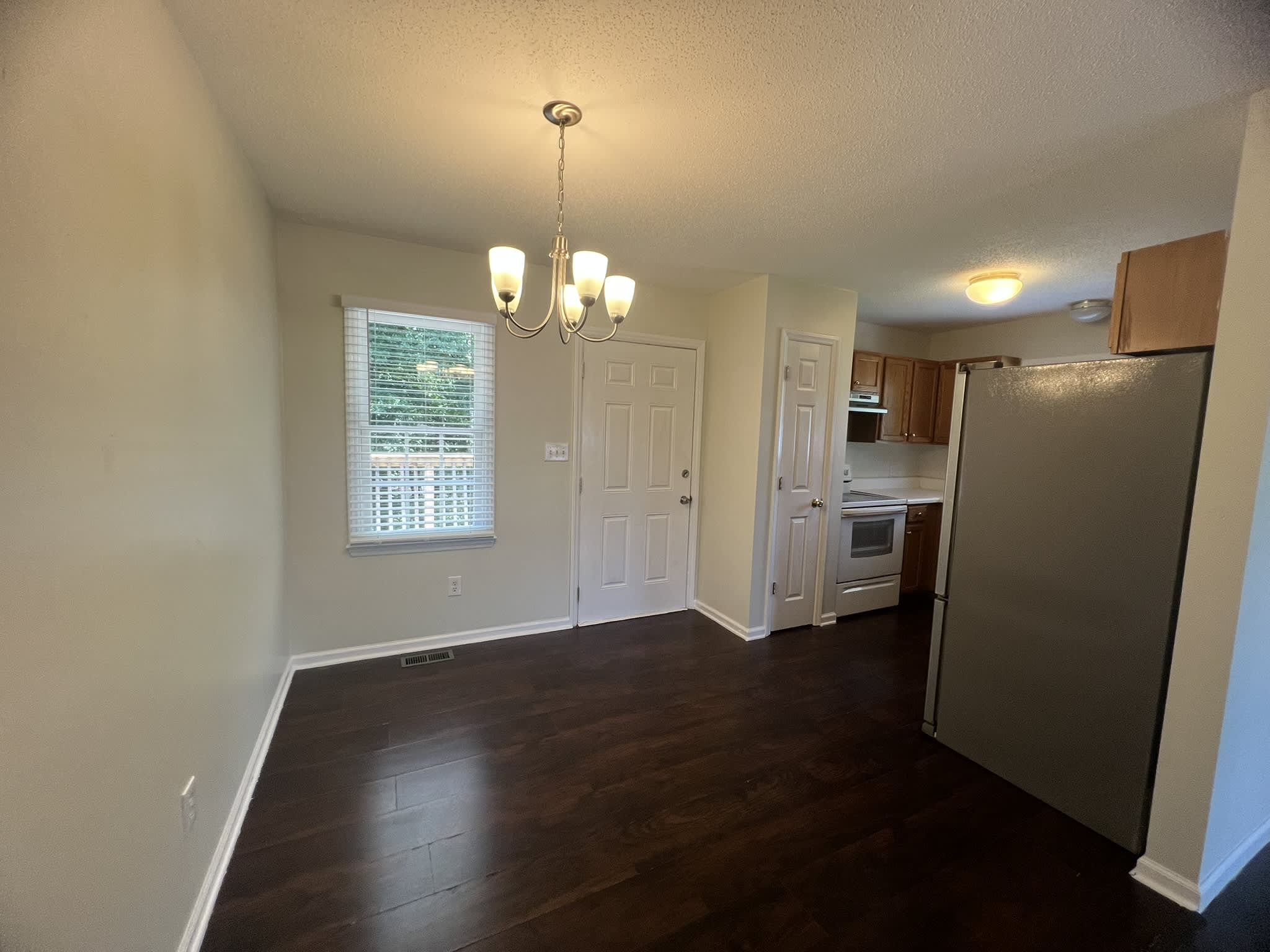 500 Chinaberry Ln – photo 3