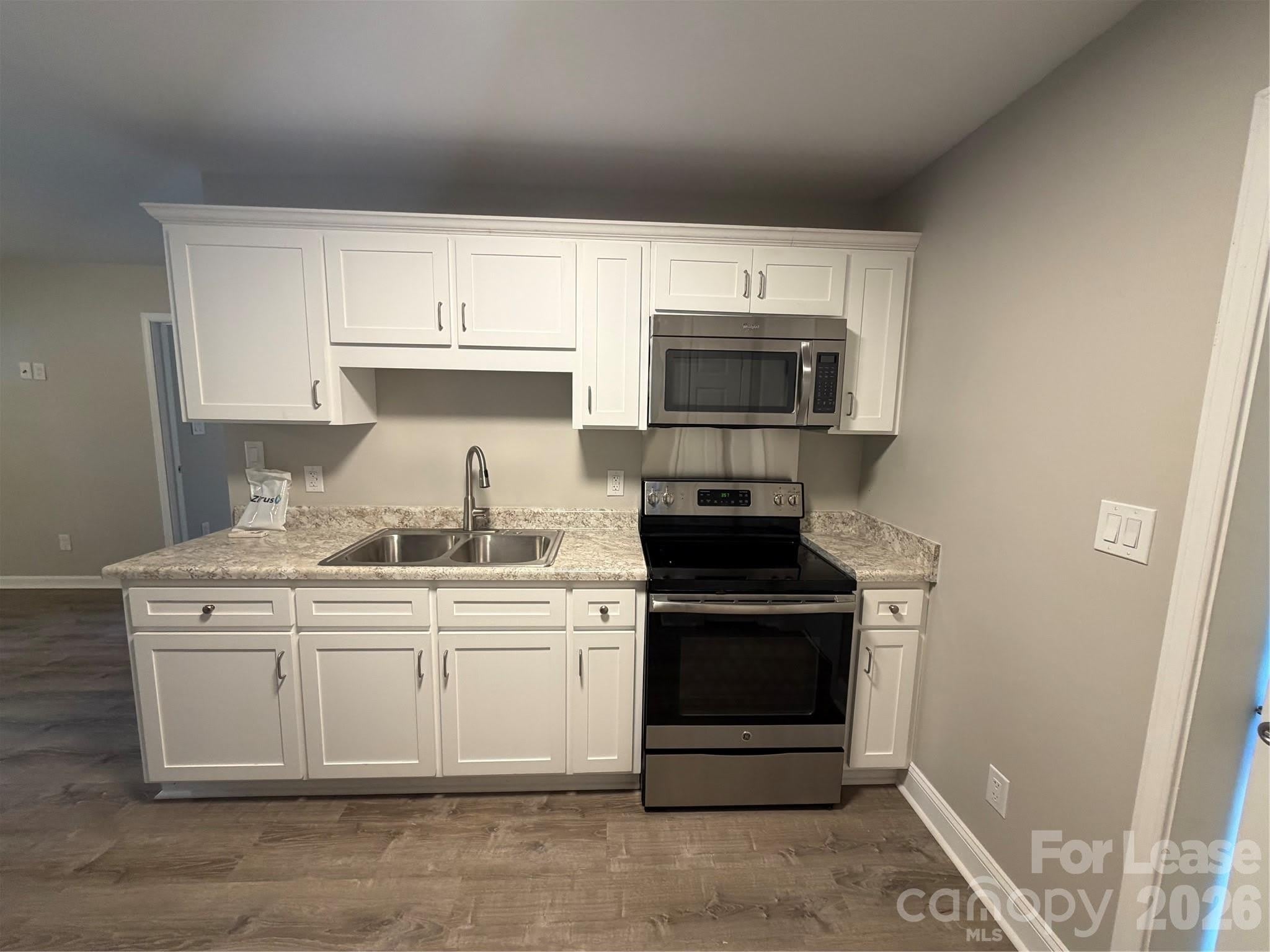 2621 E Greenbriar Road – photo 3