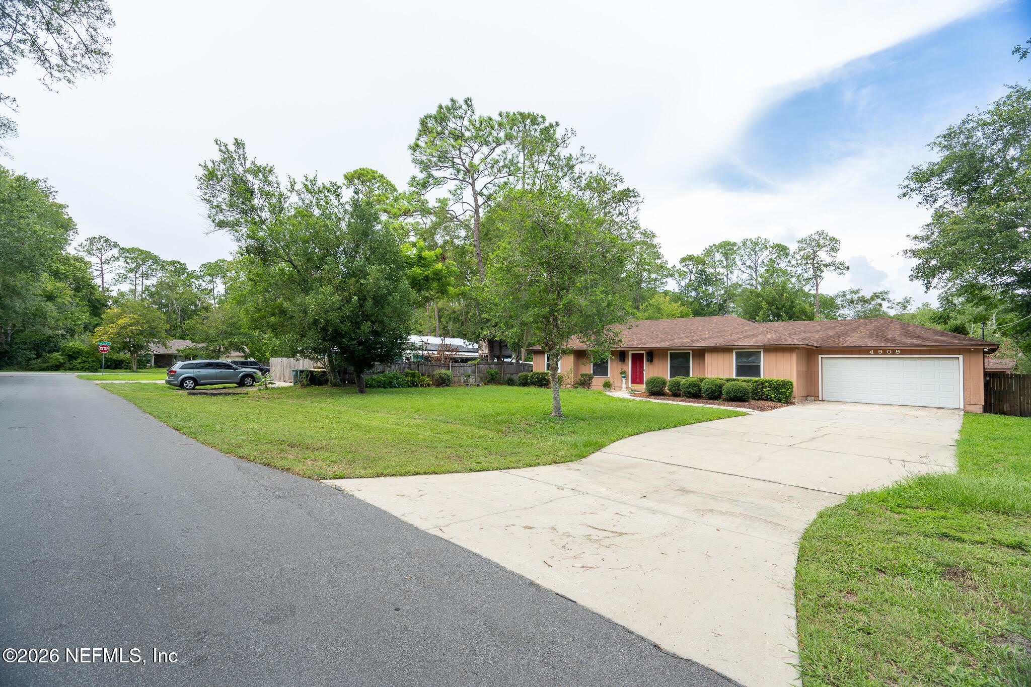 4909 BEIGE Street – photo 3