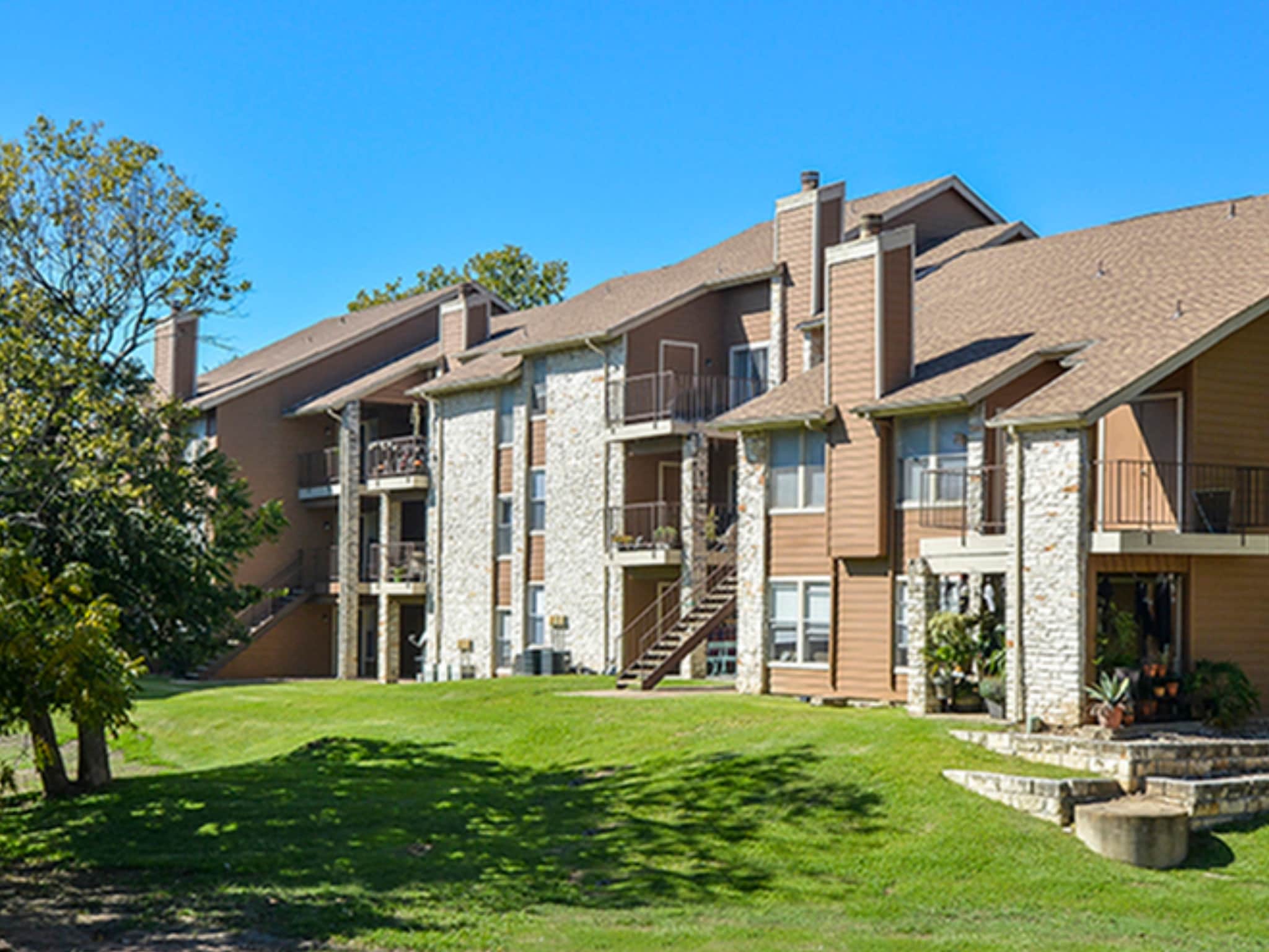 Willow Brook Apartment Homes – photo 2