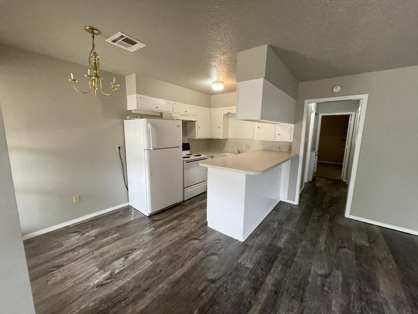 2 Bedroom Duplex For Lease – photo 3