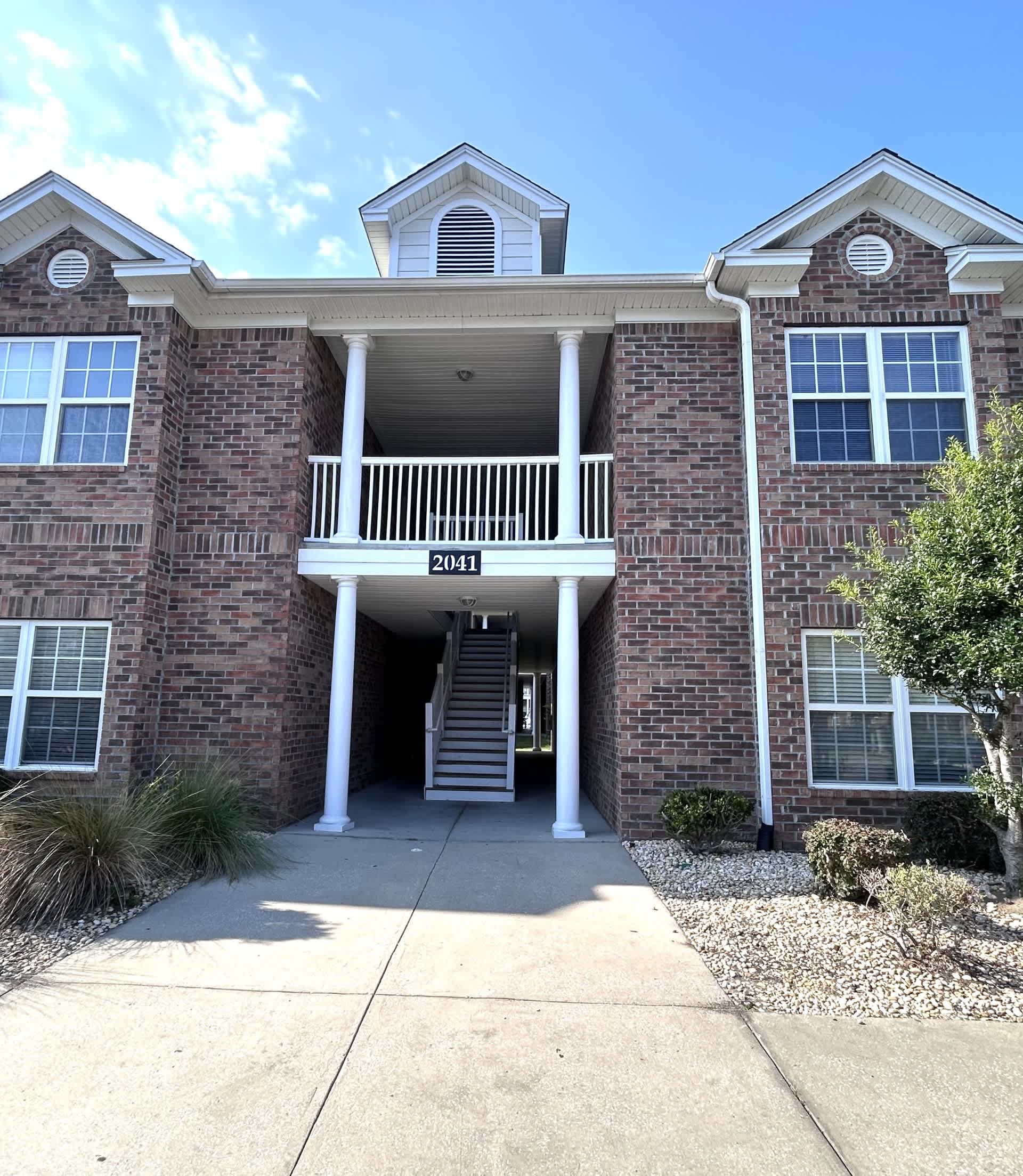 2041 Silvercrest Dr Unit B – photo 1