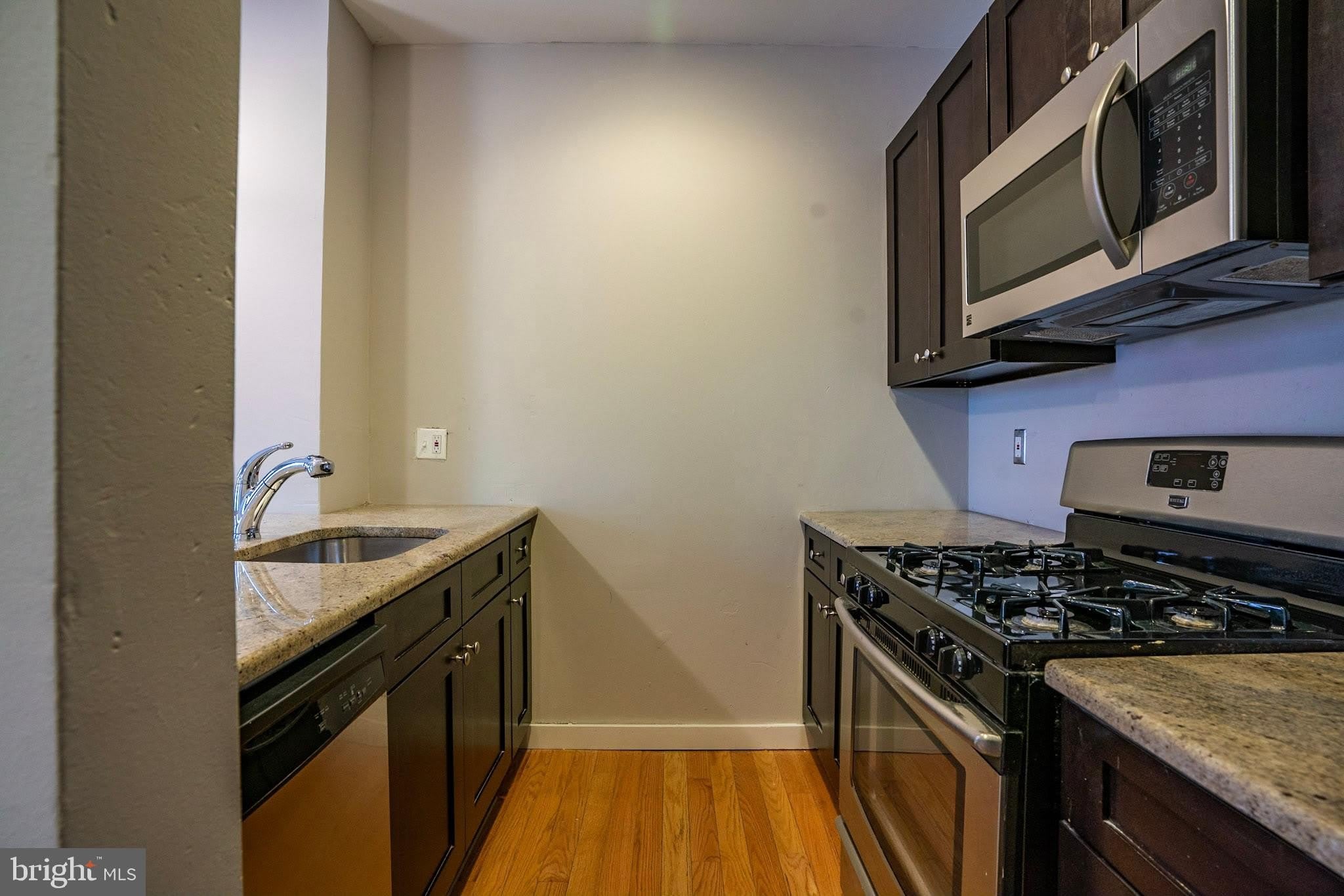 1504 SWAIN Street – photo 5