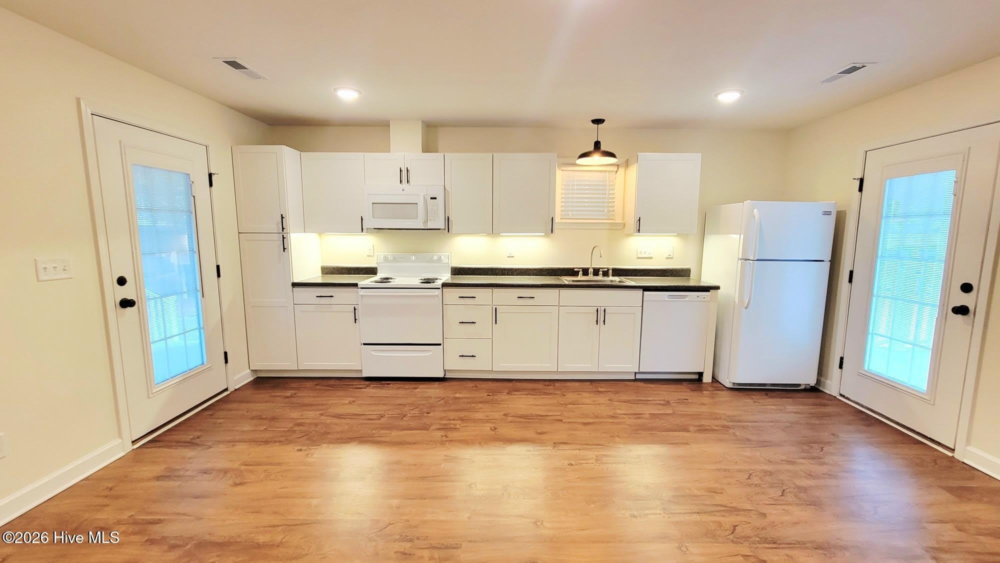 5006 Pine Needle Drive – photo 3