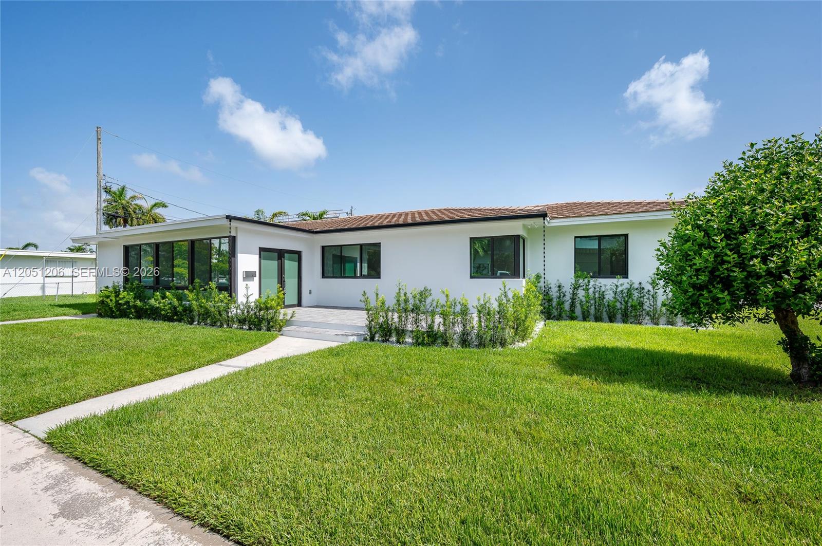 1621 South Treasure Drive – photo 1