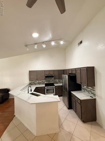 875 Serpentina Ave. – photo 2