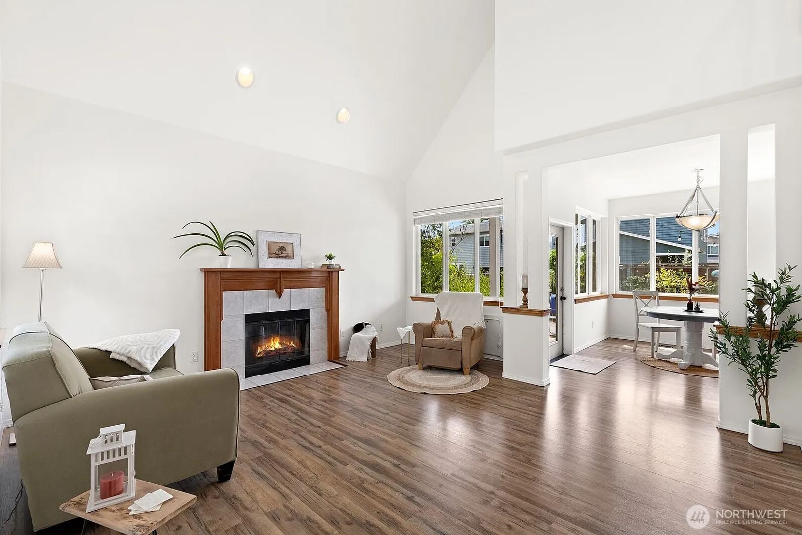 Charming 3-Bedroom Home in Magnuson Place – photo 4
