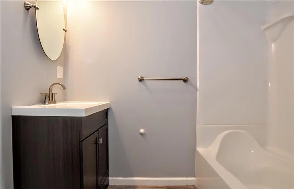 118 Webb Avenue – photo 5