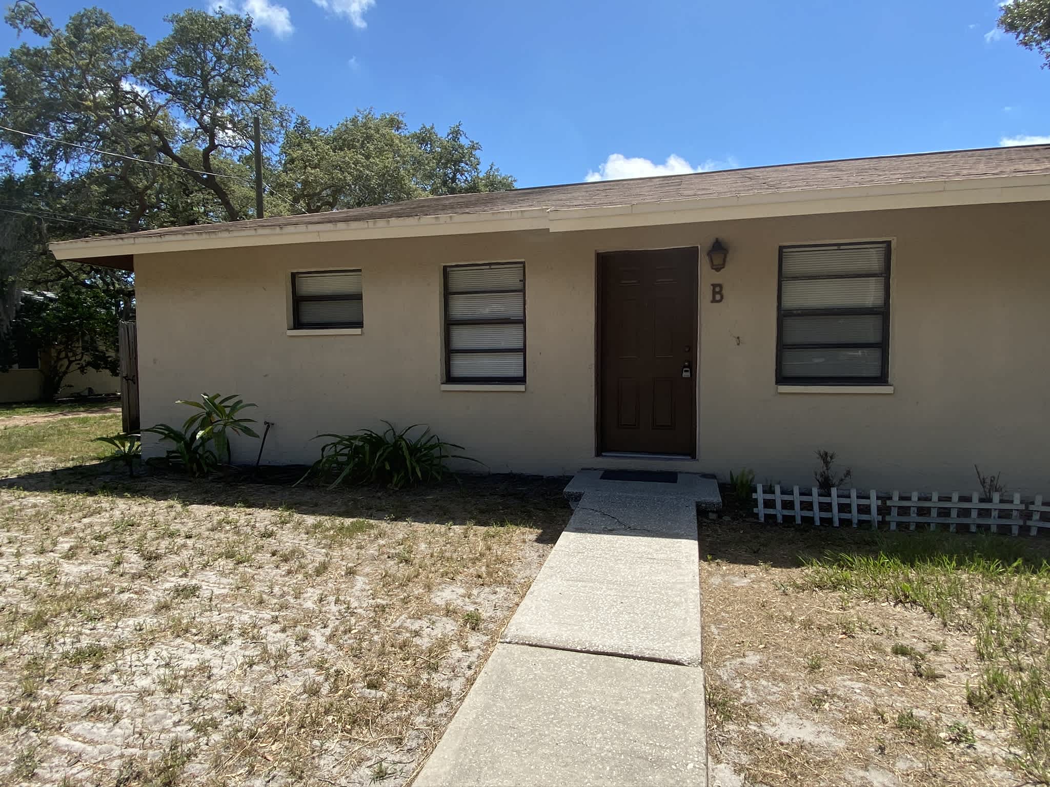 301 Woodrow Ave Apt B – photo 1