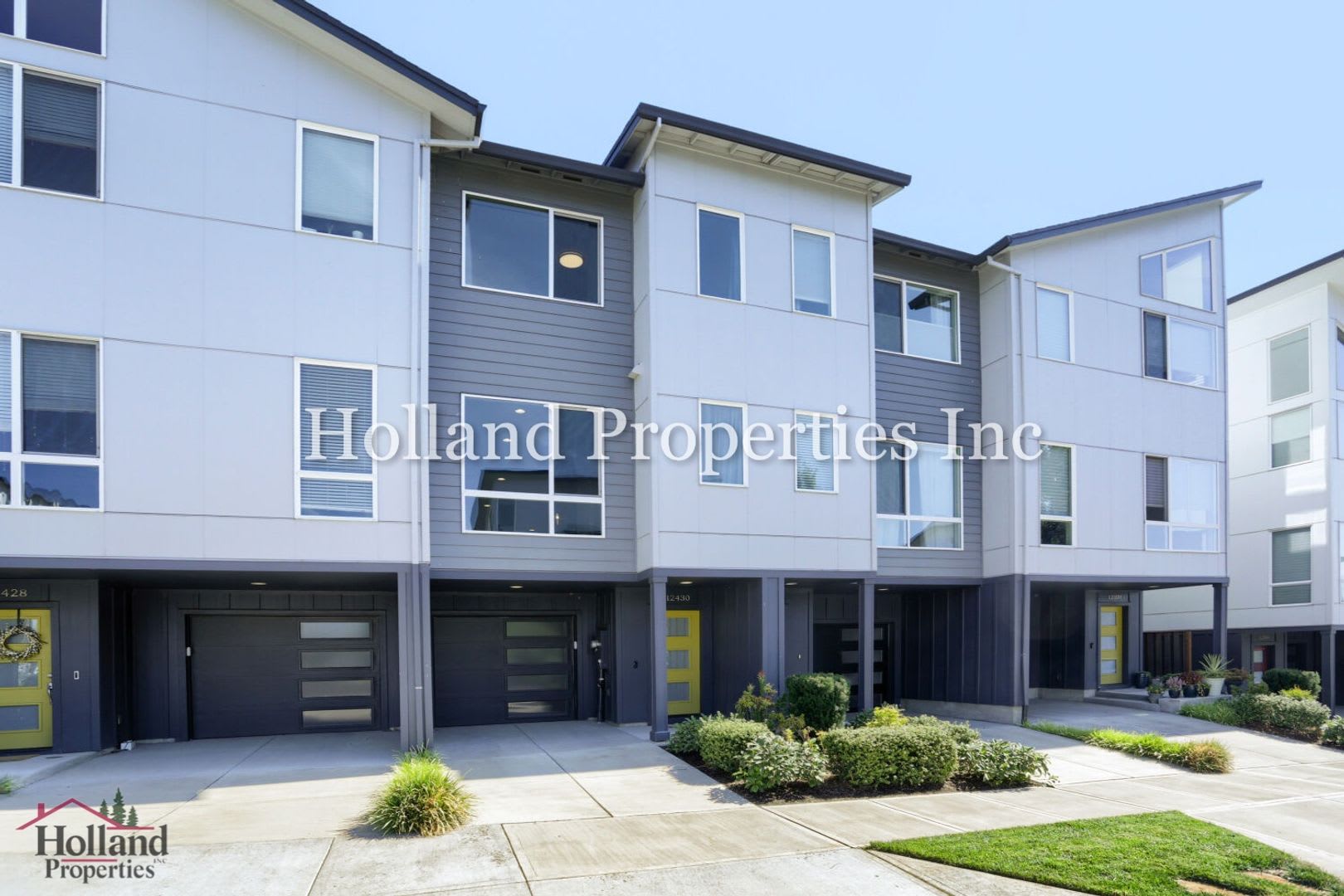 Private 2BR Beaverton Retreat Backing to Green Space with EV-Ready Garage – photo 2