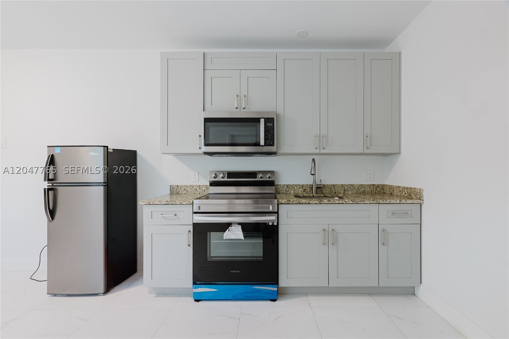 2621 SW 12th Ter – photo 3