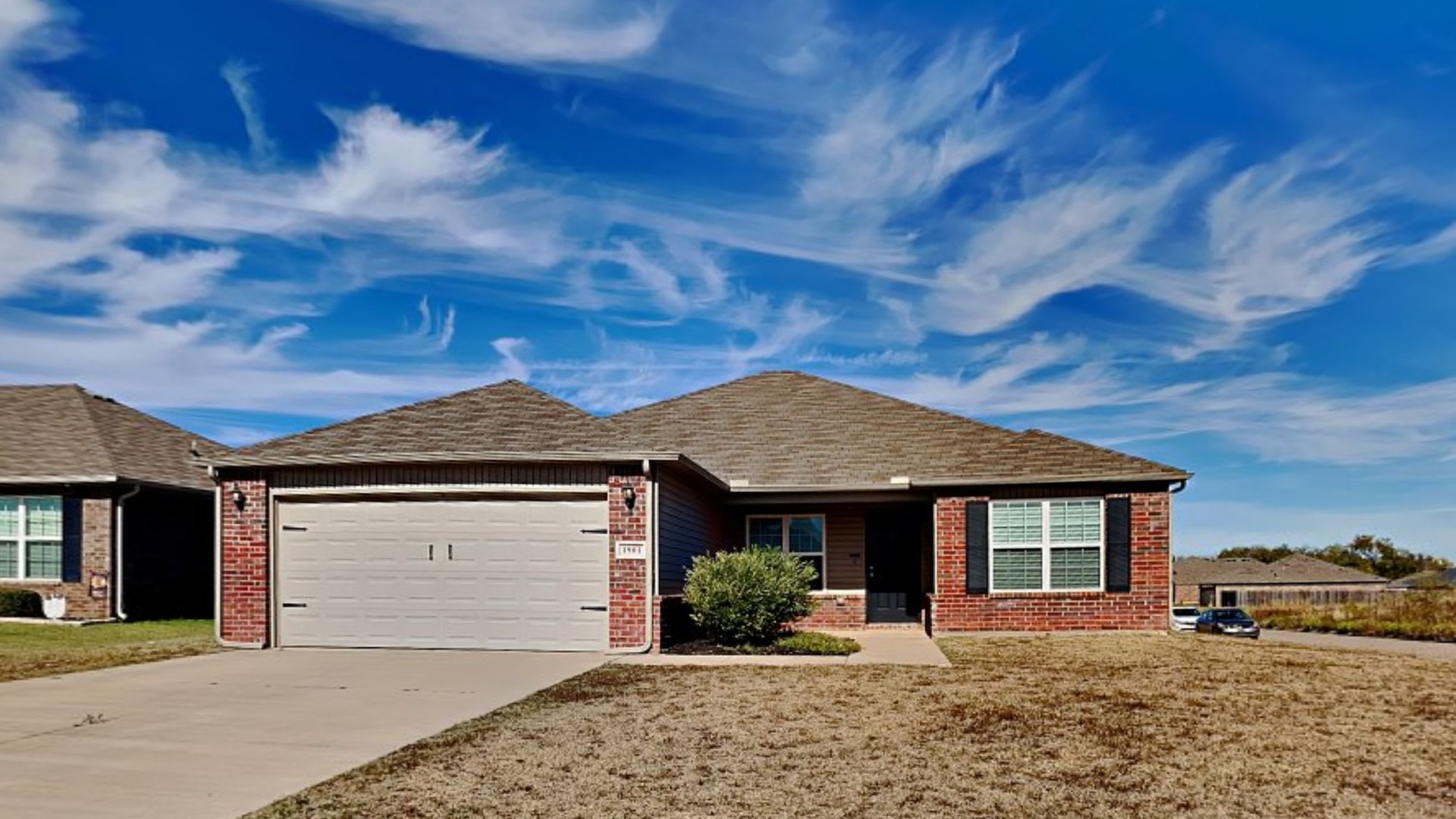 Beautiful 3 Bedroom 2 Bath Home With Storm Shelter In Mustang Schools – photo 2