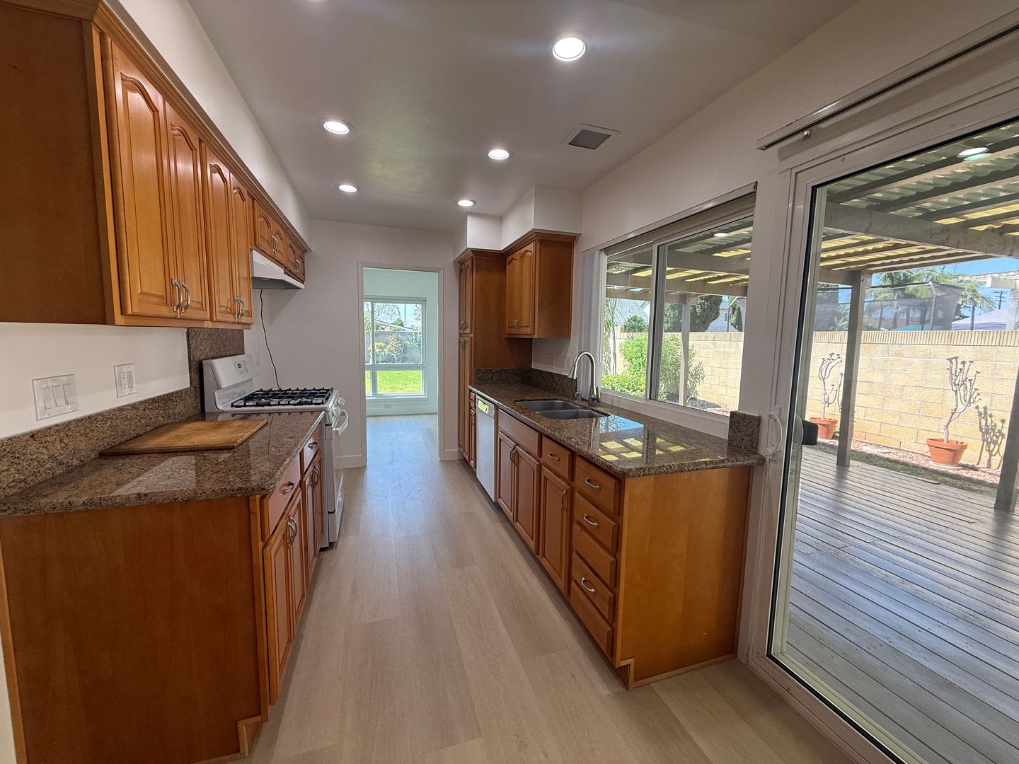 On Cul-De-Sac: 4 Bedroom 2 Bath Single Story Home – photo 2