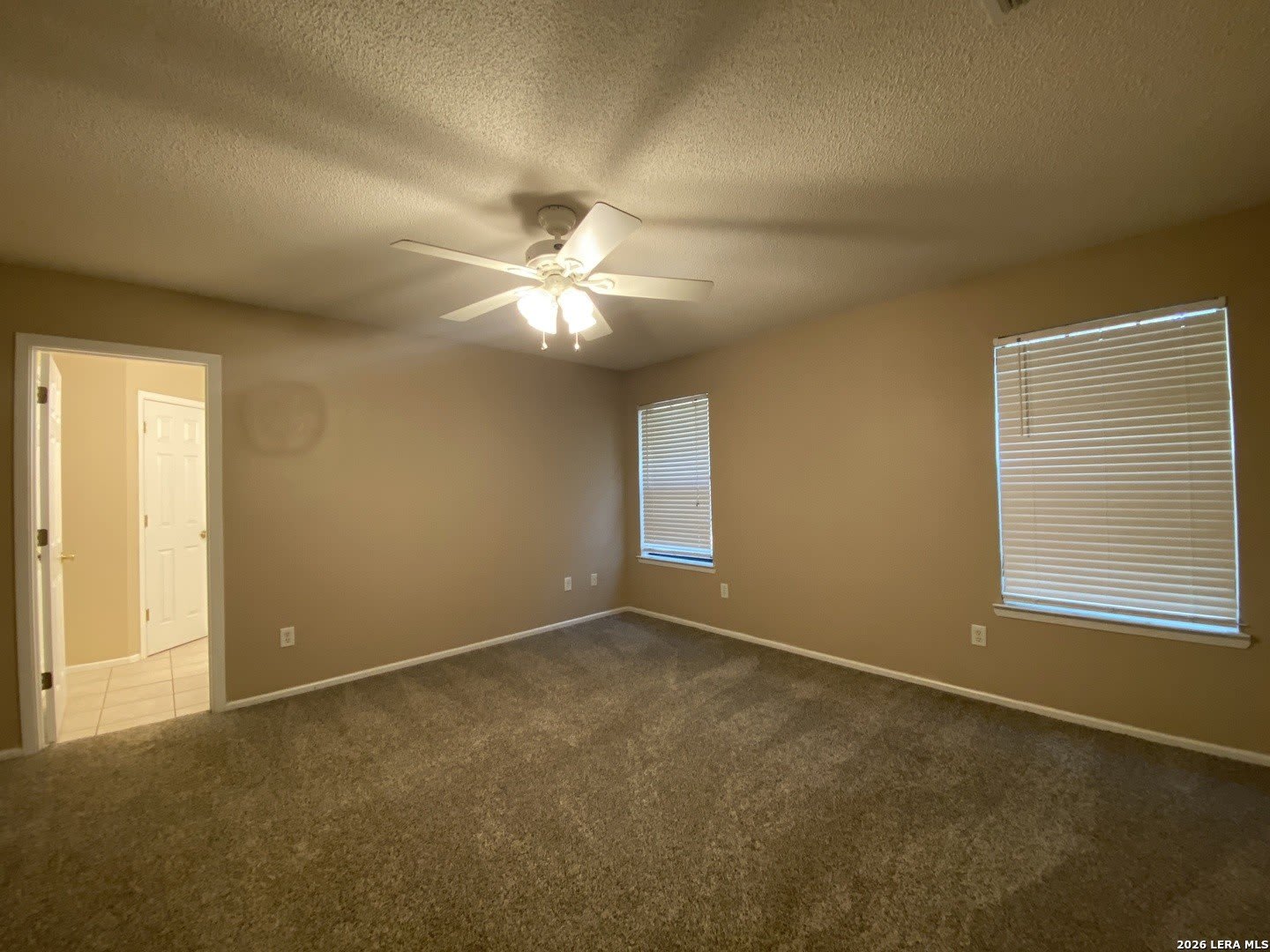 2712 WOODLAND DR – photo 4