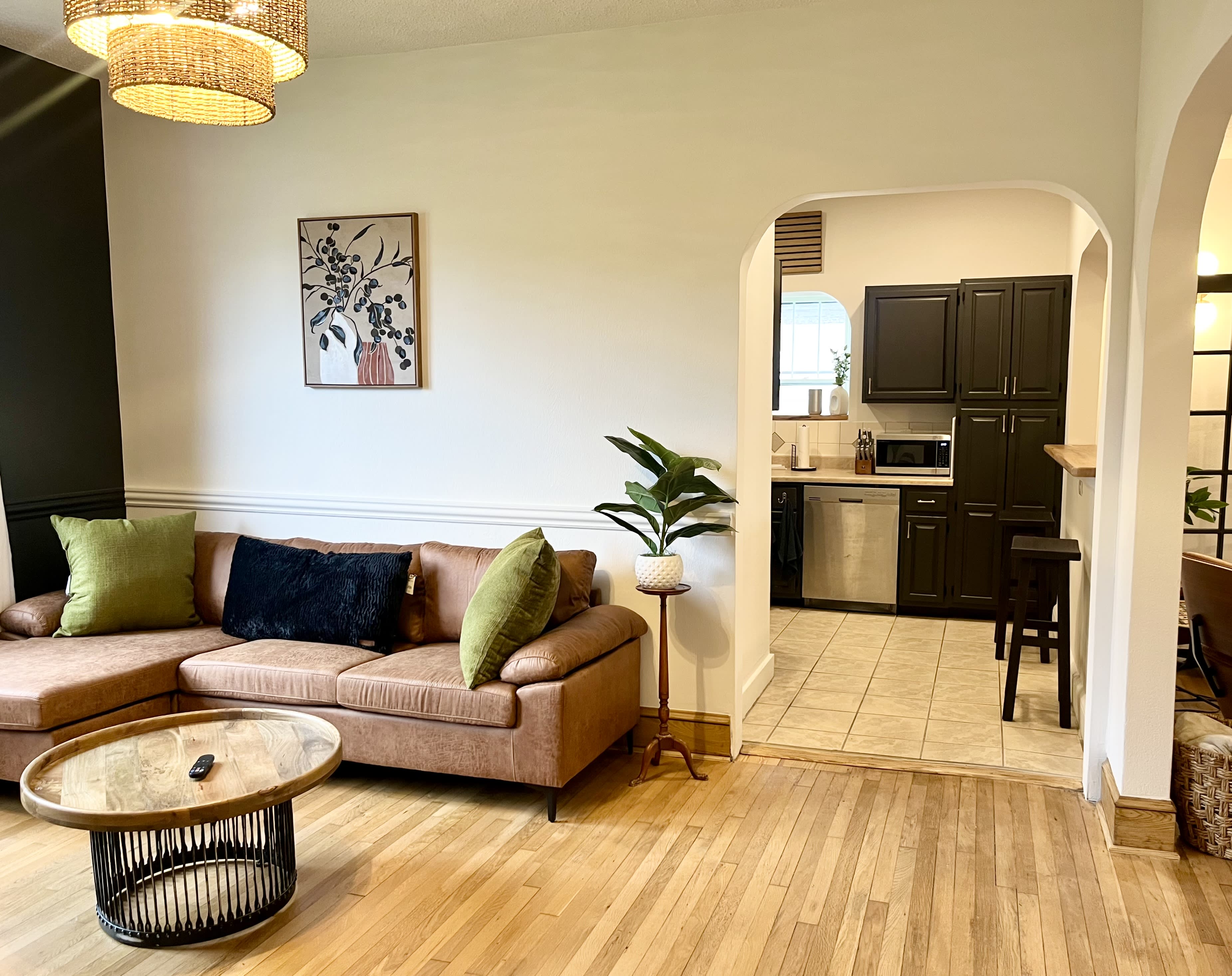 109 W Wanola Ave – photo 1