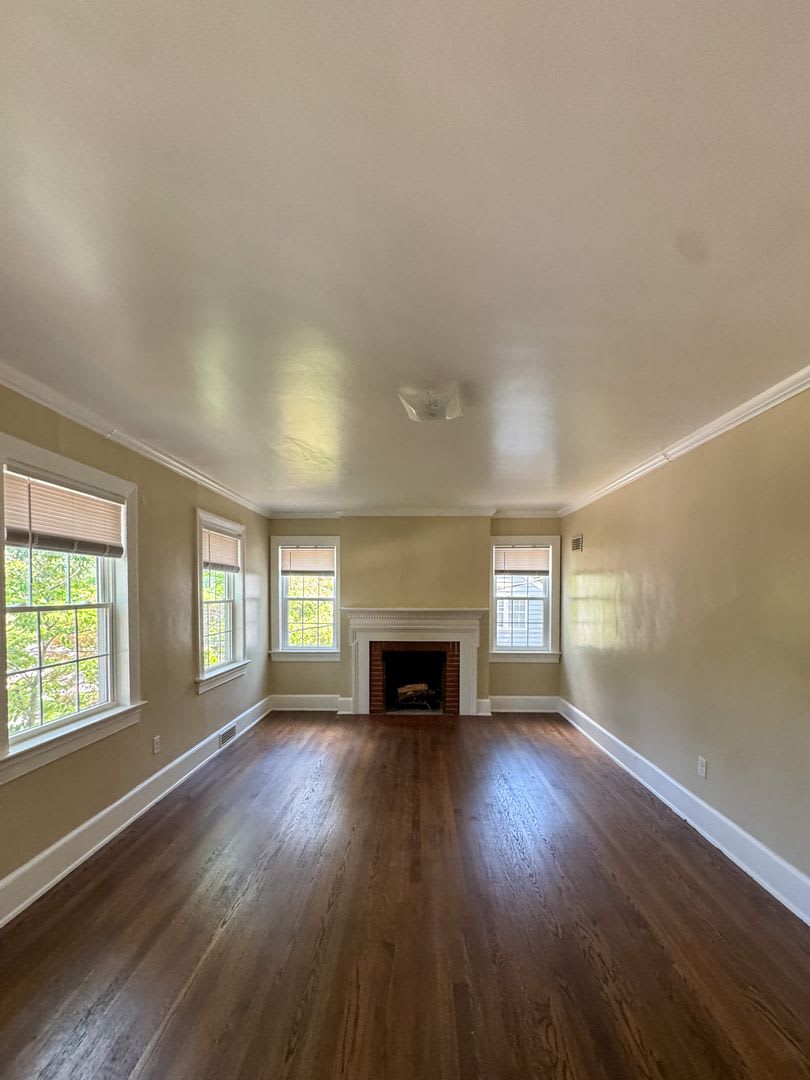 Charming 2 Bed 1 Bath Duplex In Haymount – photo 4