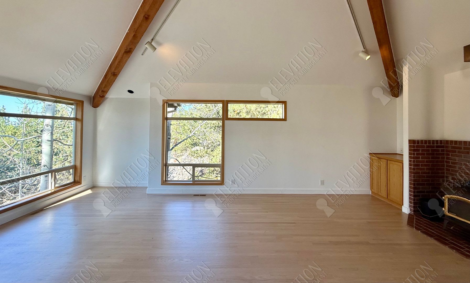 5BR / 3.5BA Forest Retreat in NW Bend with ADU included – photo 5