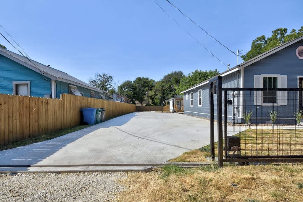 1006 Center Street – photo 4