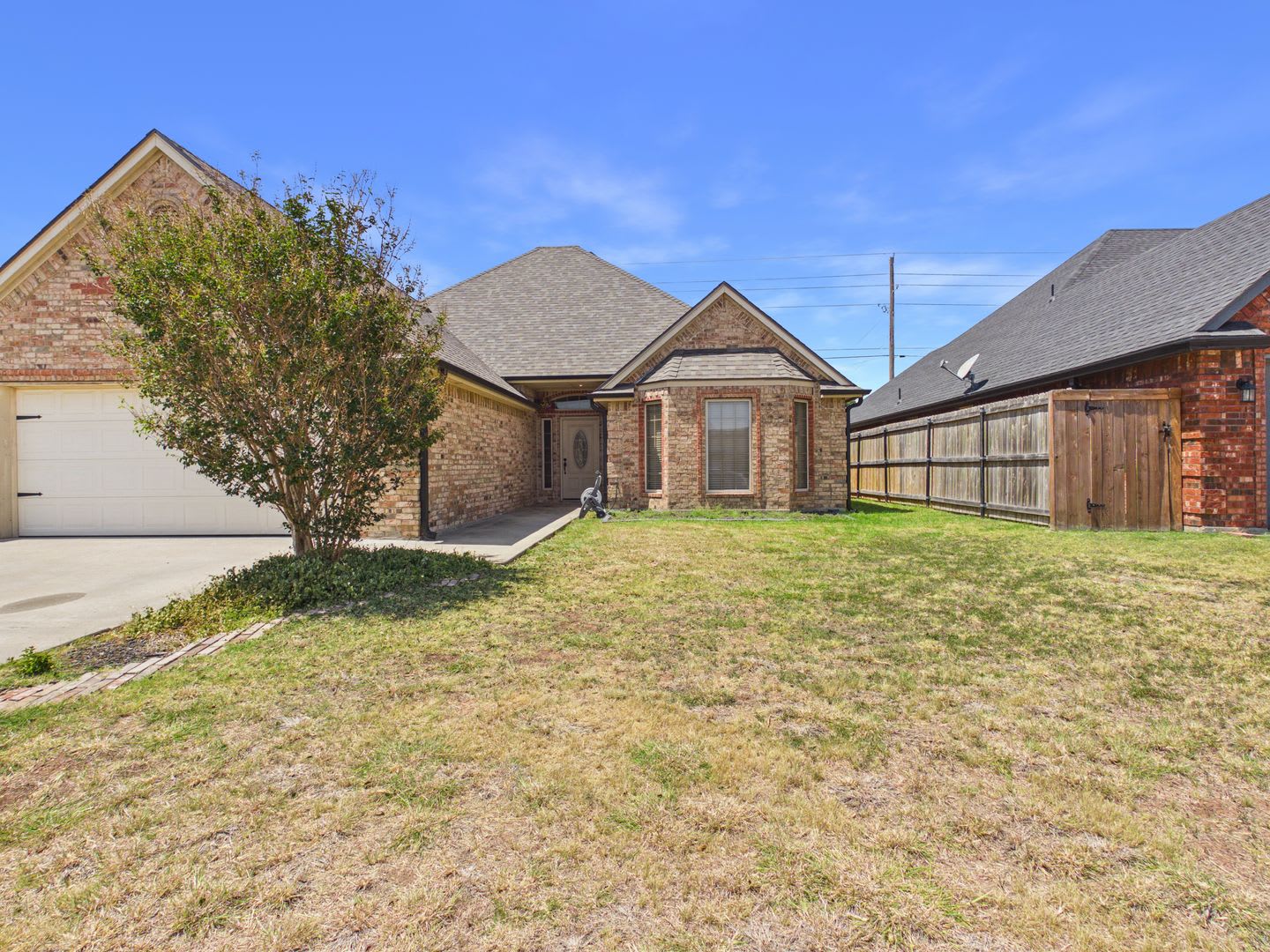 319 SW Coral – photo 1