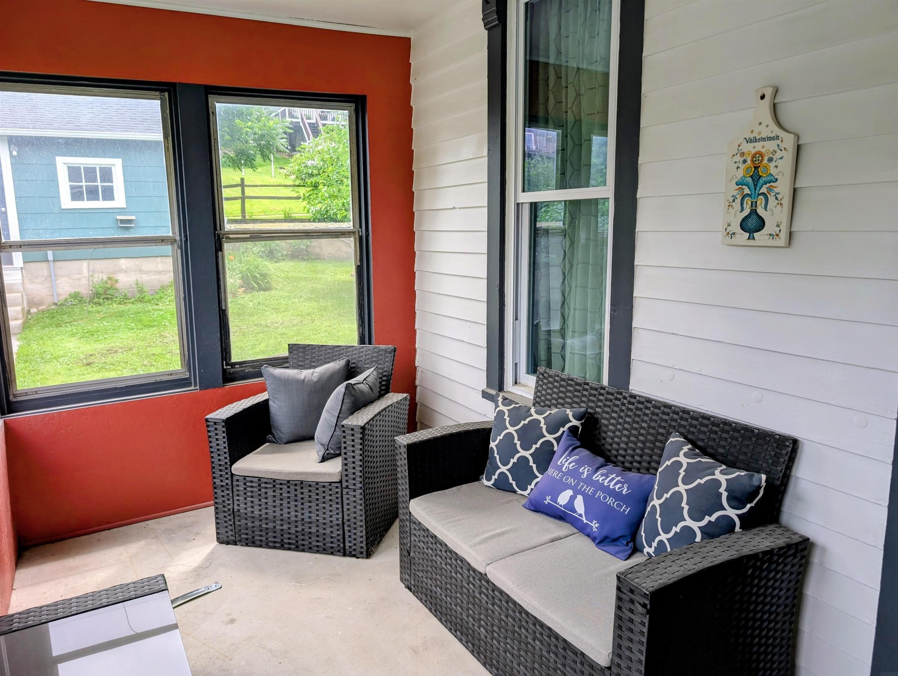 609 E Main St – photo 2