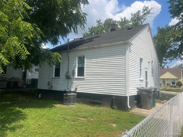21301 Audette Street – photo 4
