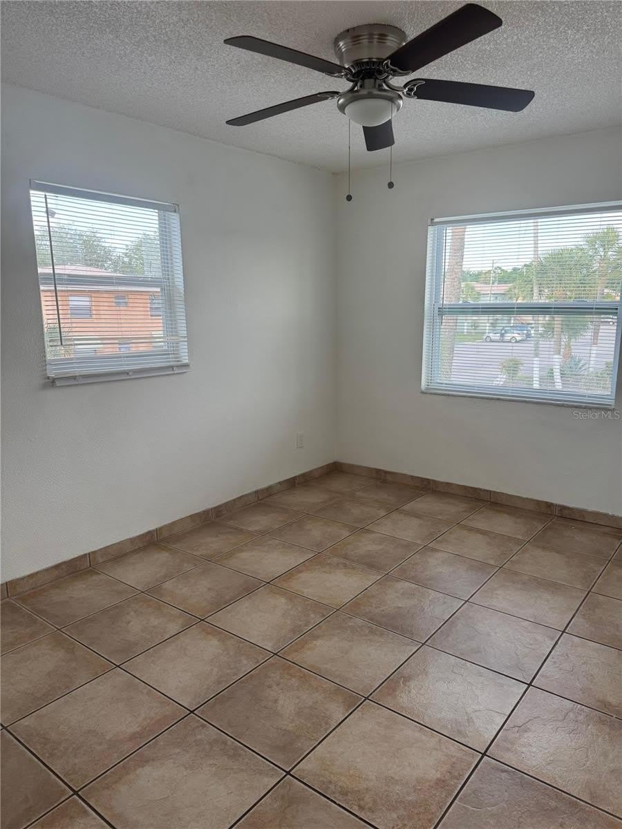712 MICHIGAN CT – photo 4