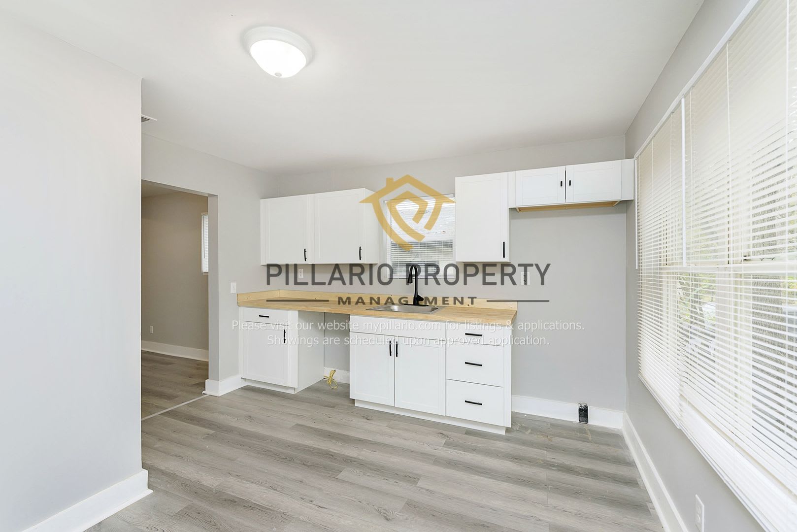2 Bedroom Home Near Riverside Park, Available NOW! – photo 4
