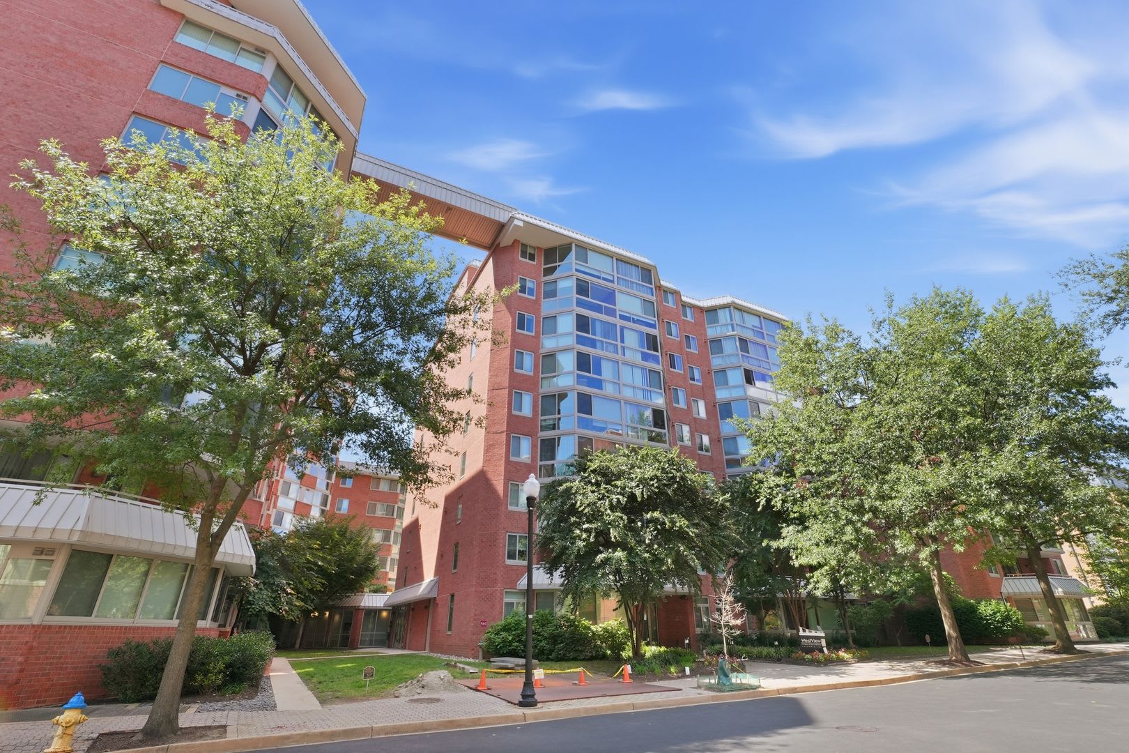 Experience The Best Of Ballston In This Beautifully Appointed Two Bedroom Two Bathroom Residence Offering An Exceptional Blend Of Comfort Style And Convenience – photo 2