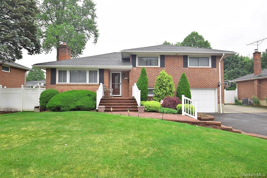 51 Whitman Avenue – photo 1