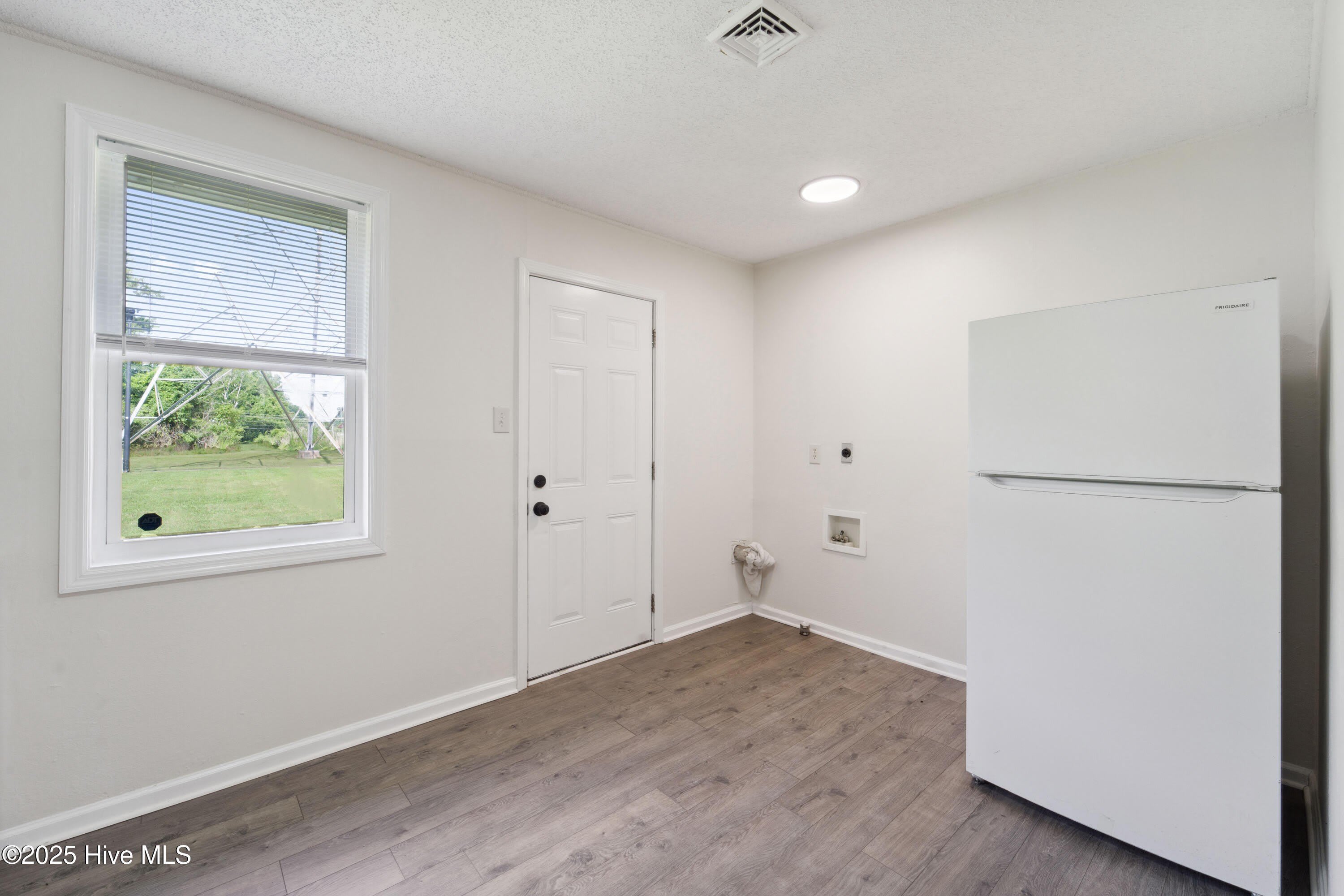 1216 Davis Street – photo 5