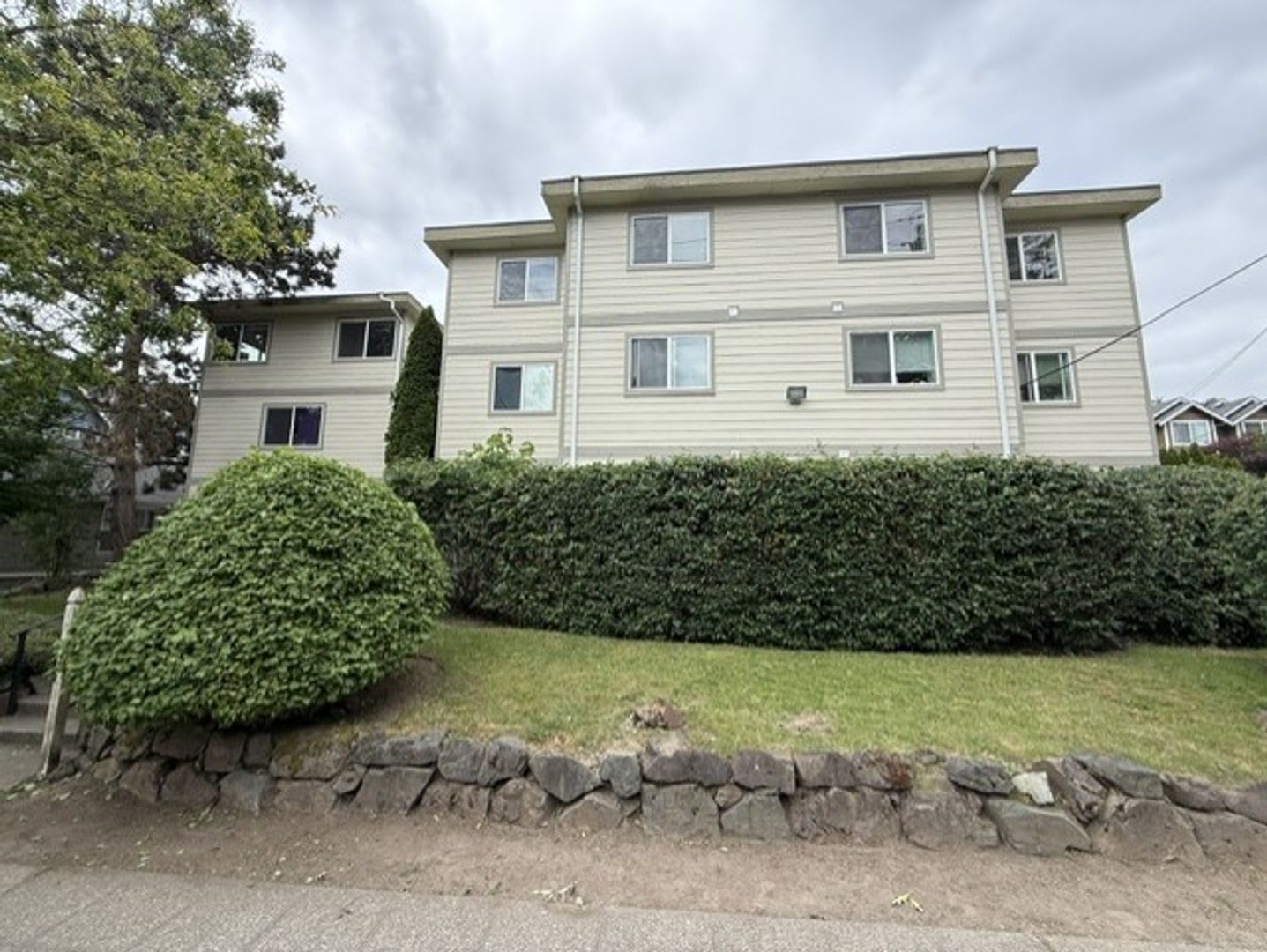 301 Apartments – photo 2
