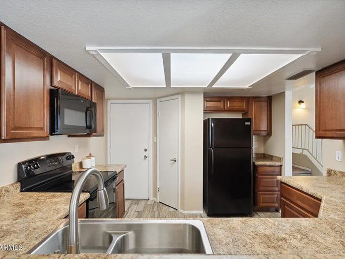 8625 North 67th Lane – photo 3