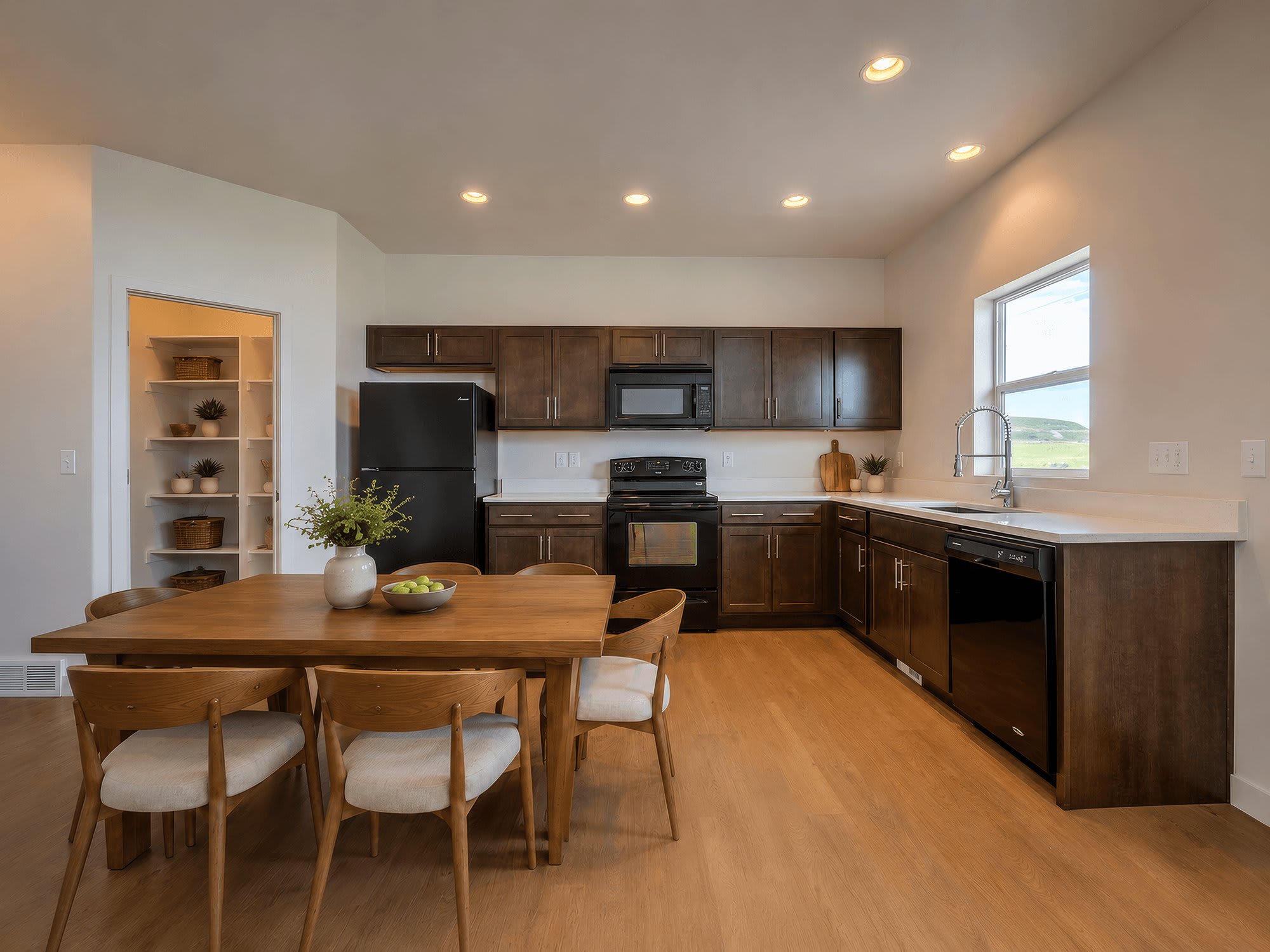 Rockwell Village – photo 1