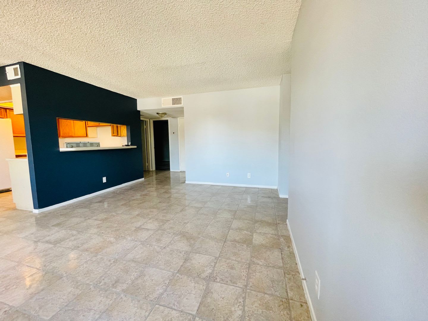 Downstairs Corner 2-Bedroom Condo in Central Las Vegas Location! – photo 4