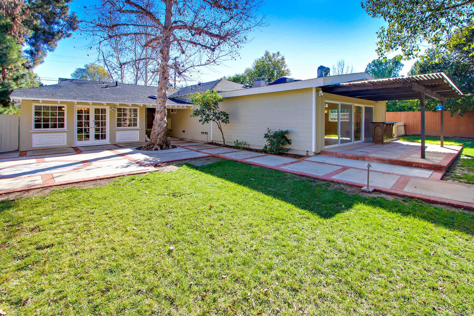 ENTERTAINER'S DELIGHT! GATED ESTATE IN SOUGHT AFTER COLLEGE ACRES! – photo 4
