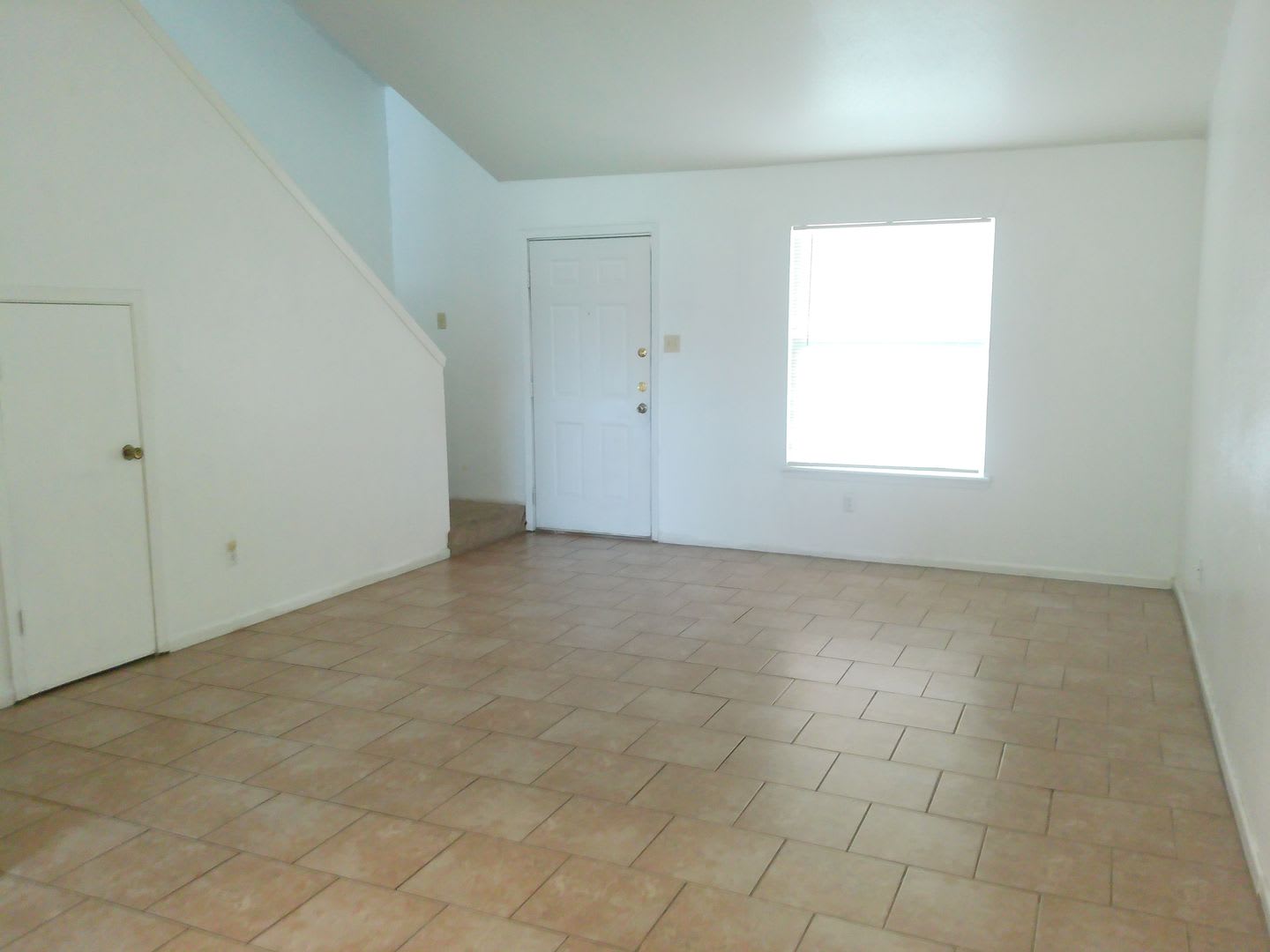 5725 Crestmore – photo 2