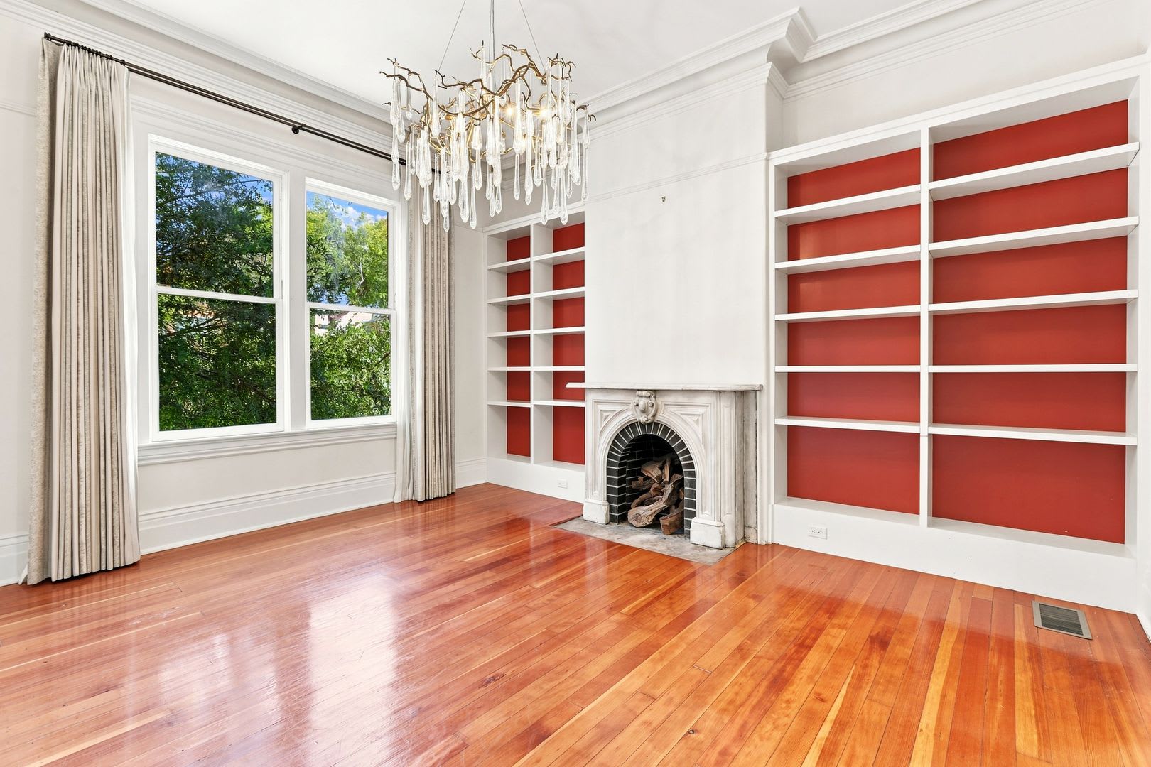 Beautifully Updated Three Bedroom Plus Bonus Room Home In The Mission Please Contact For Showing Schedule – photo 2