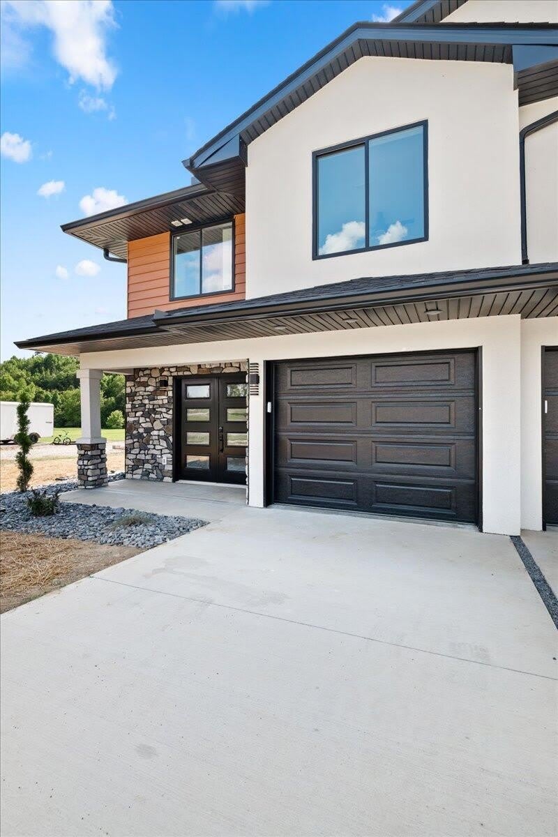 145 Crooked Creek Drive – photo 1