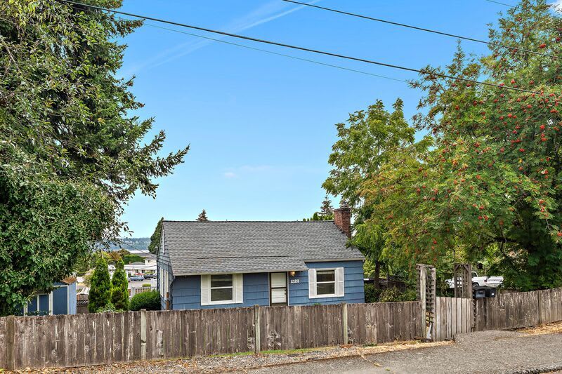 1523 1st St – photo 1