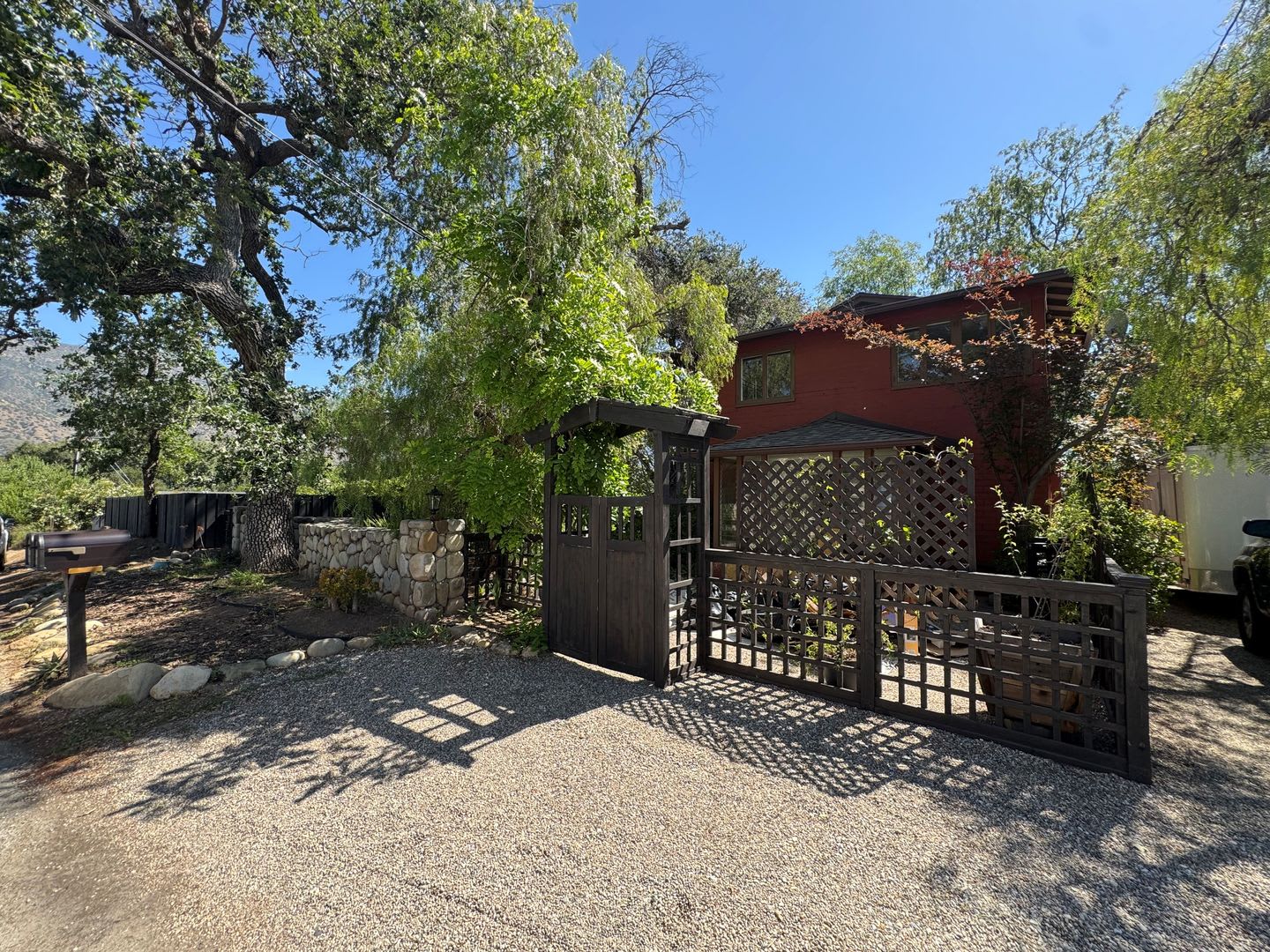 Charming 2 Bedroom Ojai Home with All Utilities Included – photo 1