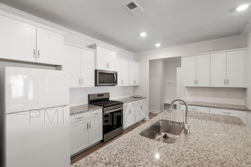 4217 Steel Way – photo 3