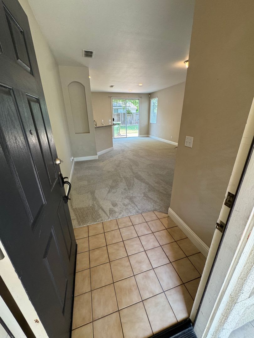 3 bed / 2 bath – photo 4