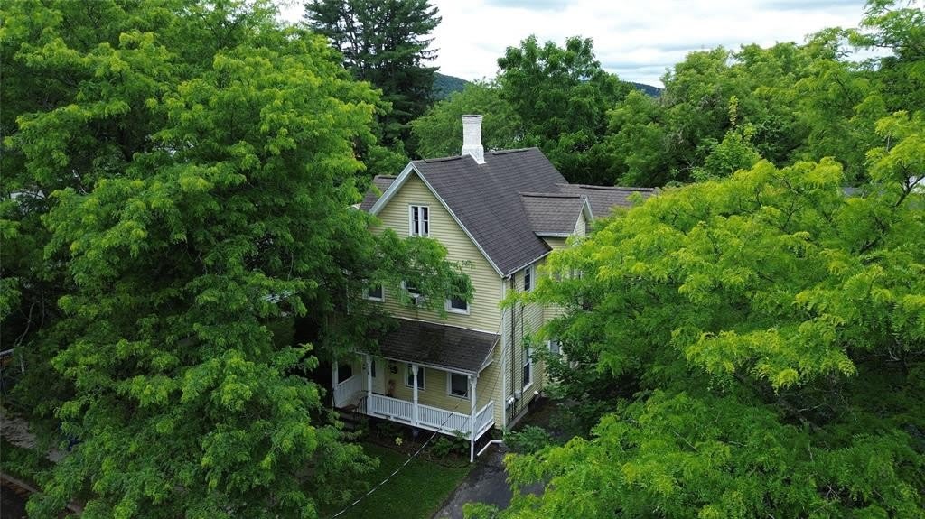 6 Carlton Street – photo 2