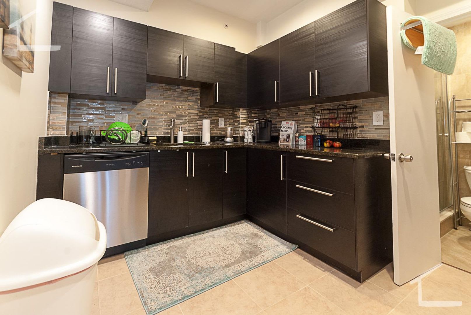 2 bed in Brookline – photo 2