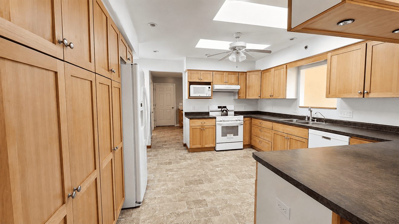 1425 N Sutton Rd – photo 2