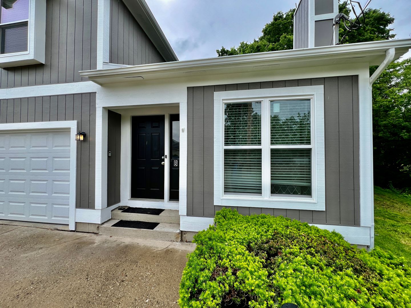 3 bedroom attached home in Bethany – photo 2