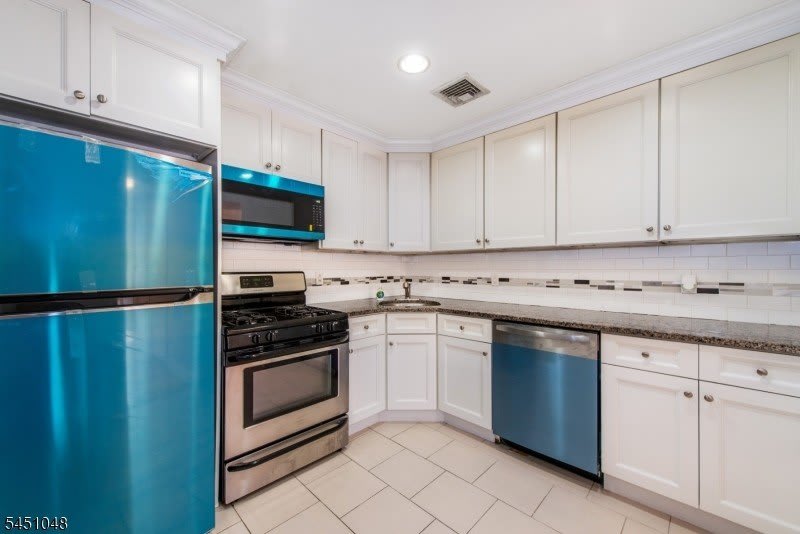 15 Glenridge Ave – photo 5