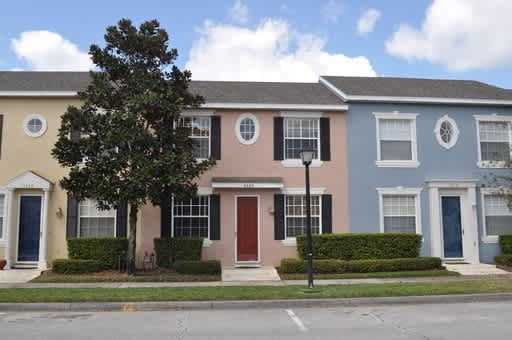 Beautiful 3 Bedroom Townhome In The Heart Of Avalon Park – photo 1