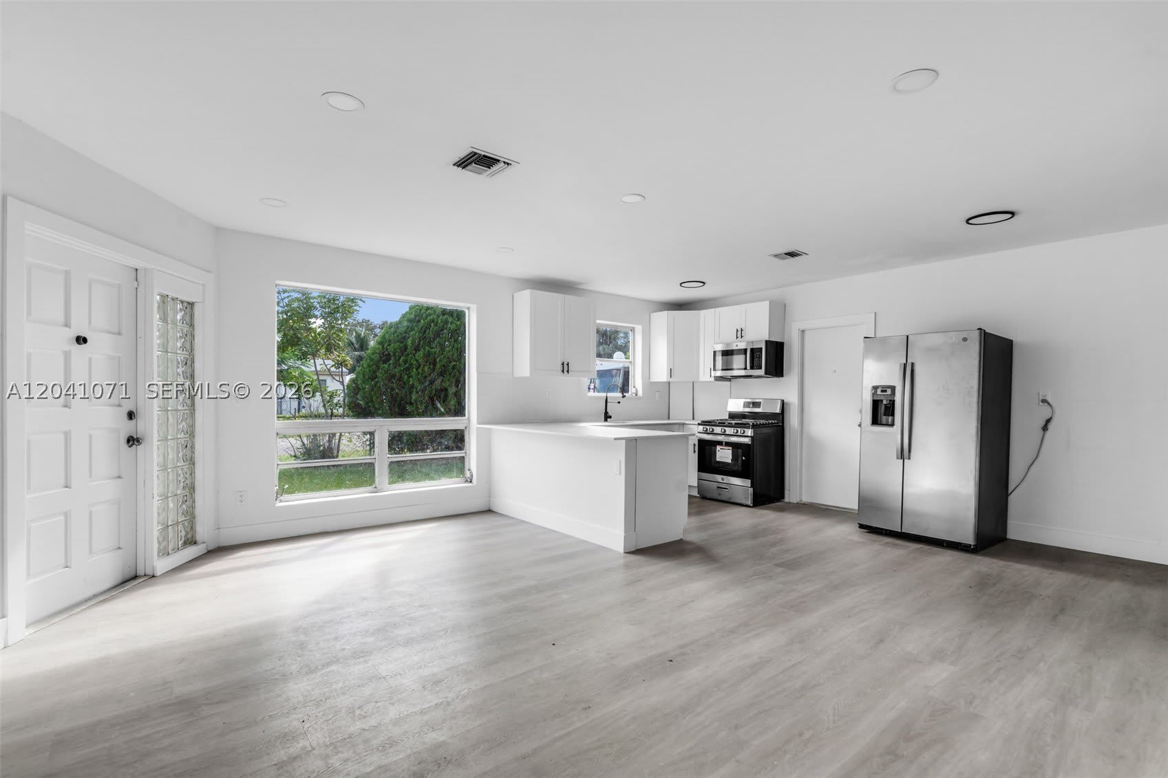 6831 Greene St – photo 5